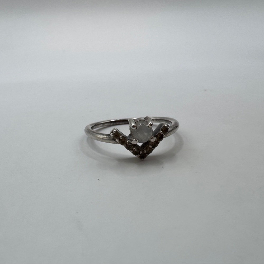 Vintage Sterling silver ring with opal and diamond